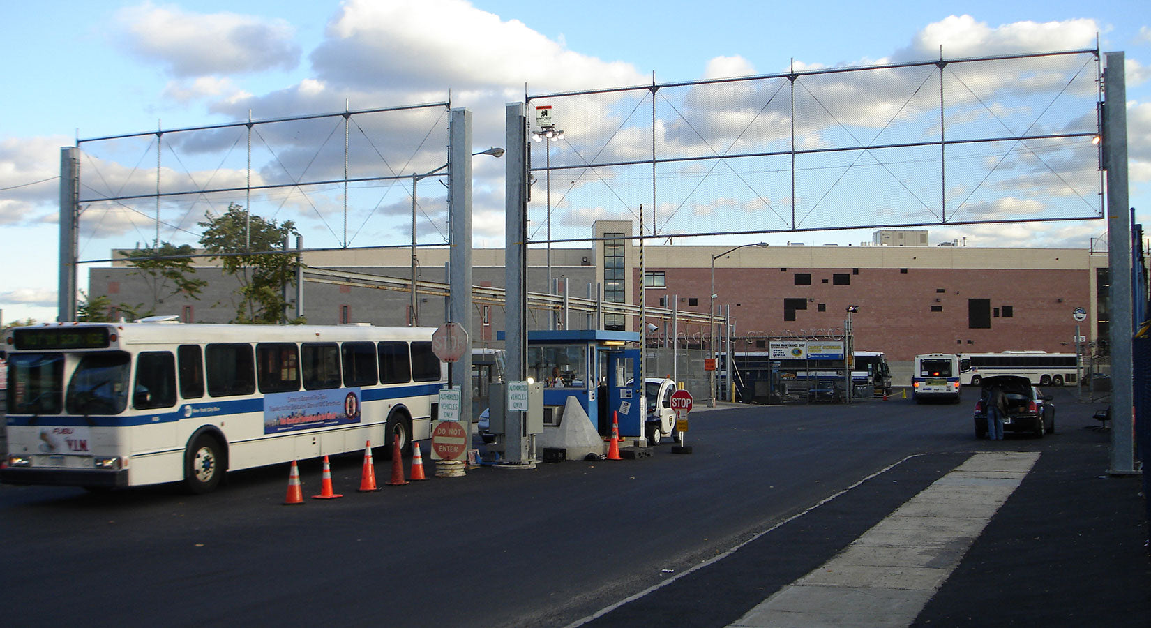 Vertical Gate/Door Lift Operators and Applications | All Security Equipment