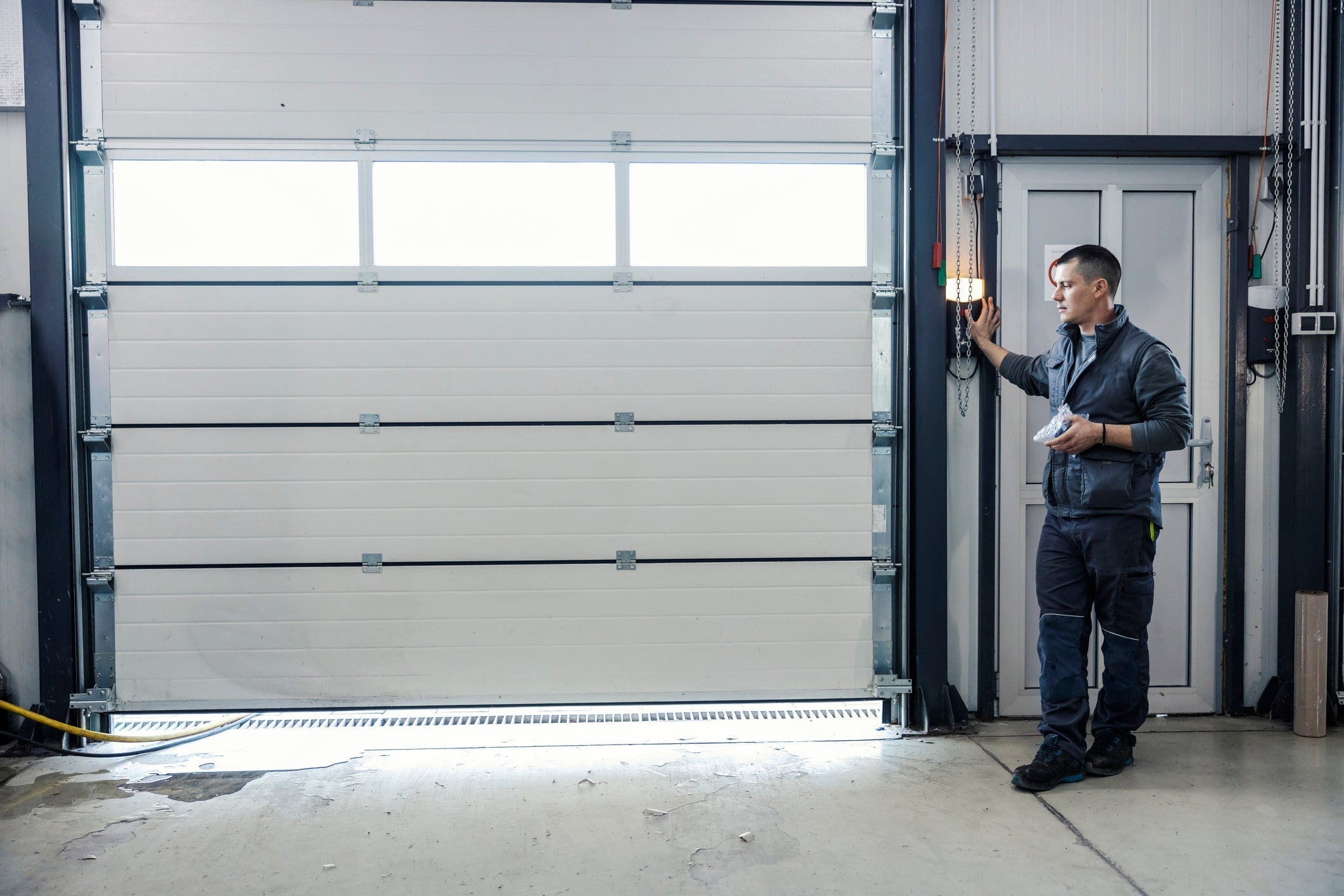 Garage Safety Tips for Summer: Beeping Garage Fixes | All Security Equipment