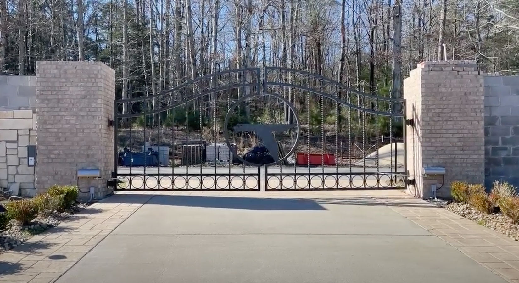 Viking X-390 Dual Swing Gate Operator Demonstration Video | All Security Equipment