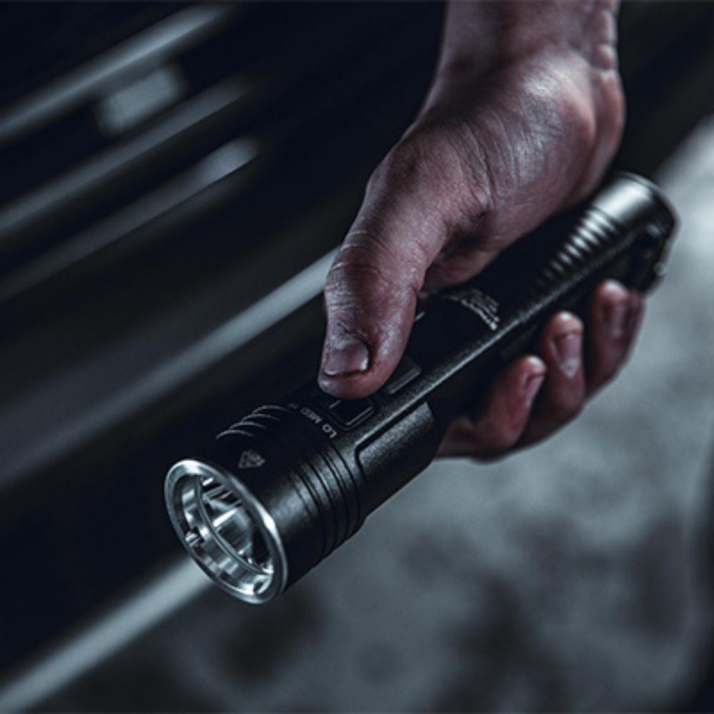 Streamlight Stinger® 2020 Rechargeable Flashlight with DC Charger (Black) | All Security Equipment